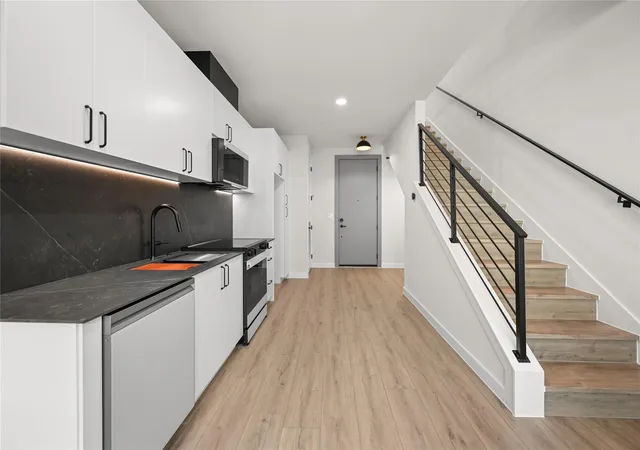5th image of 634 Central Pkwy #1204, New Braunfels, TX 78130 | MLS# 7821041