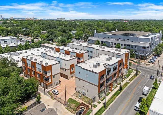 40th image of 2827 Manor Rd #2201, Austin, TX 78722 | MLS# 8279167