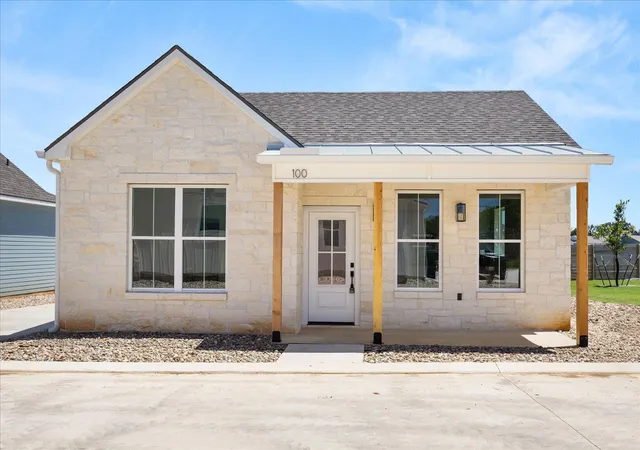 Homes for sale in Fredericksburg, TX | 802 S Creek St #100, Fredericksburg, TX 78624 | MLS# 9595382