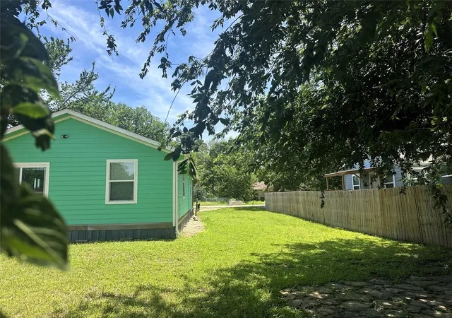 Homes for sale in Smithville, TX | 200 Prima St, Smithville, TX 78957 | MLS# 3247269