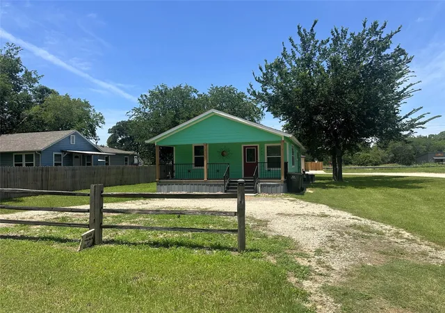 3rd image of 200 Prima St, Smithville, TX 78957 | MLS# 3247269