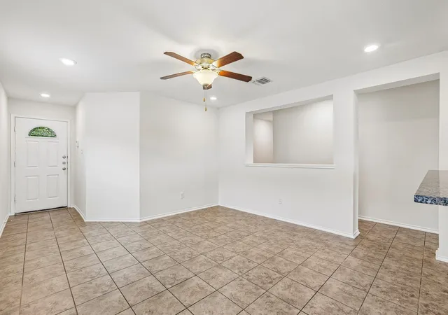 4th image of 13637 Abraham Lincoln St, Manor, TX 78653 | MLS# 8430703