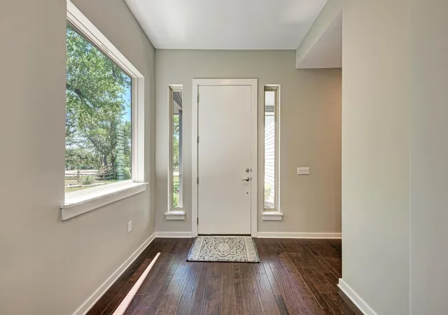 Photo 4 of Single family home for sale at 8307 Williamson Crk Dr, Austin, TX 78736 | MLS# 4032909 | Listing updated on 2026-09-17