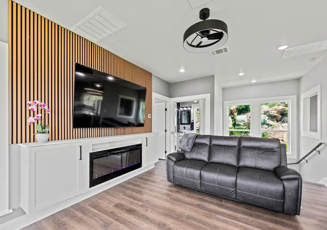 5th image of 104 Clear Creek Dr, Burnet, TX 78611 | MLS# 3768851