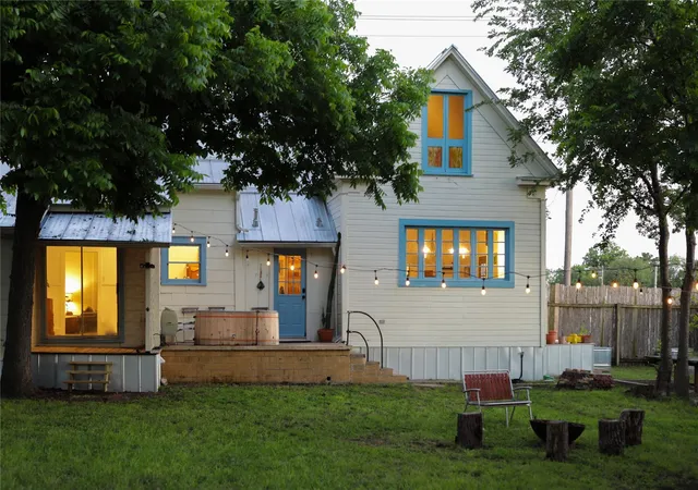 1st image of 200 E Brenham St, Elgin, TX 78621 | MLS# 3130723