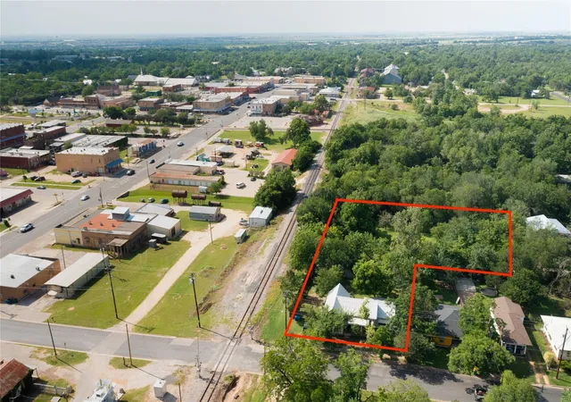 5th image of 200 E Brenham St, Elgin, TX 78621 | MLS# 3130723