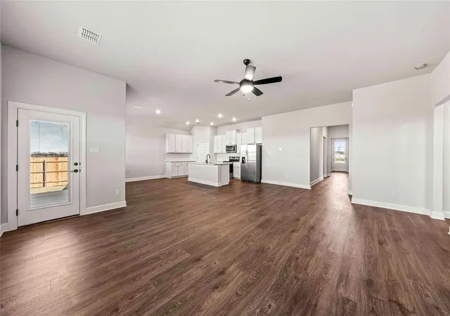 3rd image of 521 W Luna Blue Ln, Jarrell, TX 76537 | MLS# 9006475