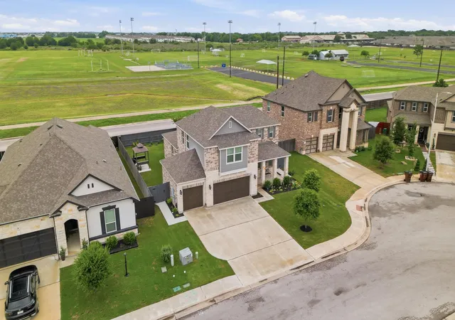4th image of 1515 Foxglove Dr, Lockhart, TX 78644 | MLS# 4459861