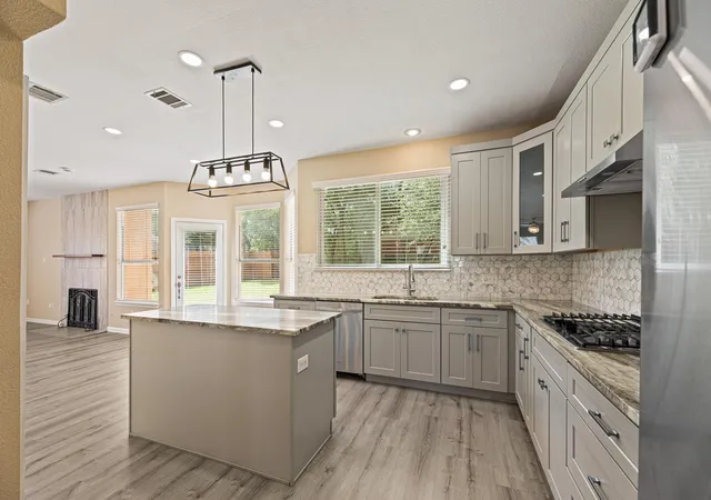 Photo 4 of Single family home for sale at 306 Bryce Cyn Dr, Cedar Park, TX 78613 | MLS# 7348762 | Listing updated on 2026-09-19