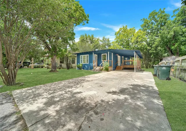2nd image of 206 Sherwood St, San Marcos, TX 78666 | MLS# 8092917