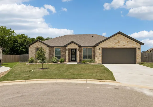 Photo 1 of Single family home for sale at 812 Eagle Claw Cv, Salado, TX 76571 | MLS# 9961723 | Listing updated on 2026-10-09