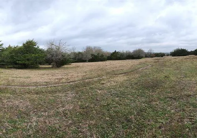 Land for sale at 176 Ike Ln, Brenham, TX 77833 | MLS# 4225665