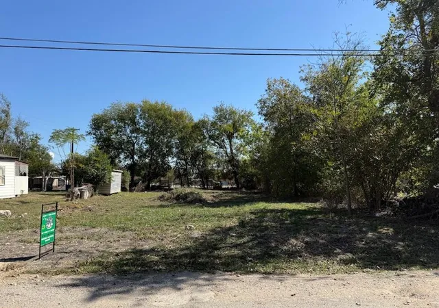 5th image of 502 S Alamo St, Bartlett, TX 76511 | MLS# 2713951