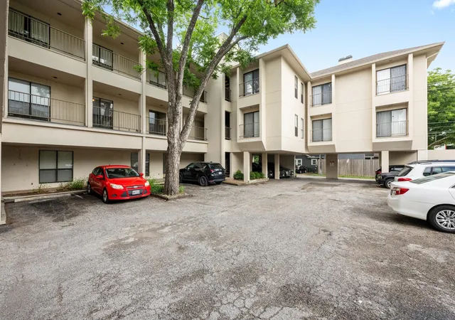 Photo 3 of Condo for sale at 409 E 38th Street #101, Austin, TX 78705 | MLS# 5745587 | Listing updated on 2026-07-28