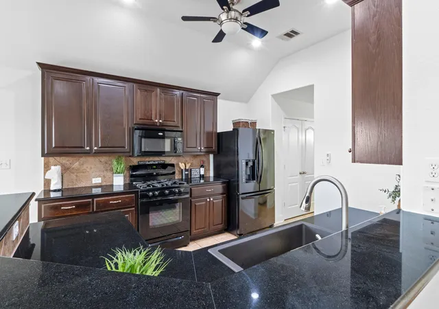 4th image of 700 Walsh Hill Trl, Cedar Park, TX 78613 | MLS# 5647357