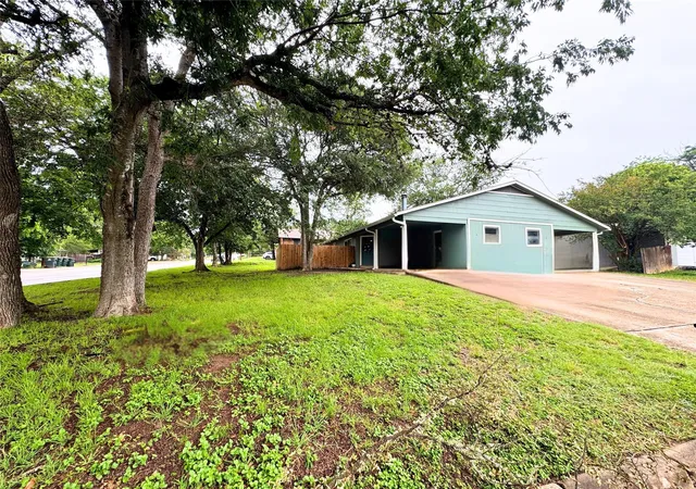 2nd image of 1012 Allen St, San Marcos, TX 78666