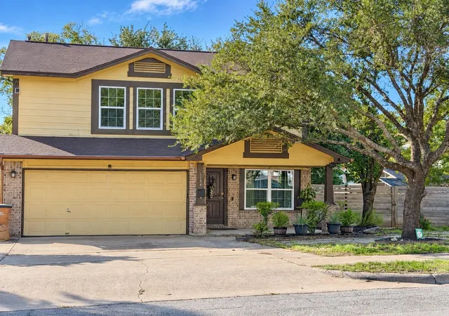 Single family home for sale at 1184 Waller St, Austin, TX 78702 | MLS# 4731270