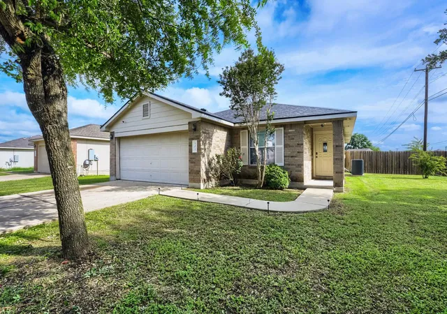 Photo 3 of Single family home for sale at 101 Adamae Ln, Hutto, TX 78634 | MLS# 2054508 | Listing updated on 2026-10-21
