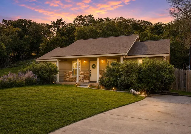 Homes for sale in Canyon Lake, TX | 1427 Bonnyview Dr, Canyon Lake, TX 78133 | MLS# 8024907