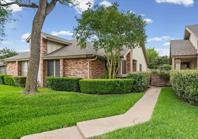 Homes for sale in Austin, TX | 1617 W Braker Ln #B, Austin, TX 78758 | MLS# 5611274