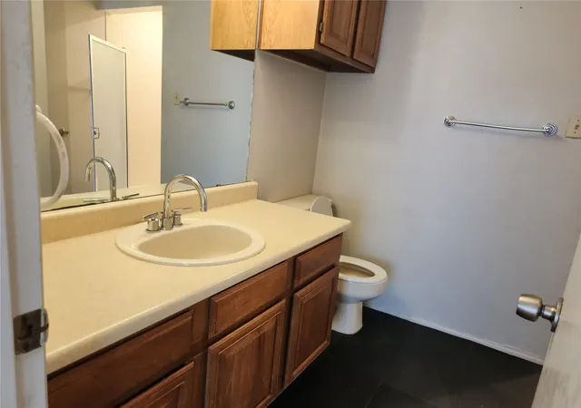 2nd image of 806 W 24Th St, Austin, TX 78705