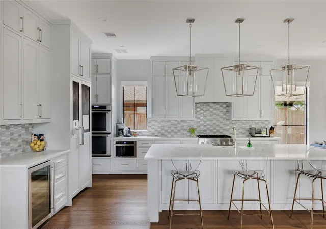 Photo 3 of Single family home for sale at 2311 Westoak Dr, Austin, TX 78704 | MLS# 1726892 | Listing updated on 2026-09-22
