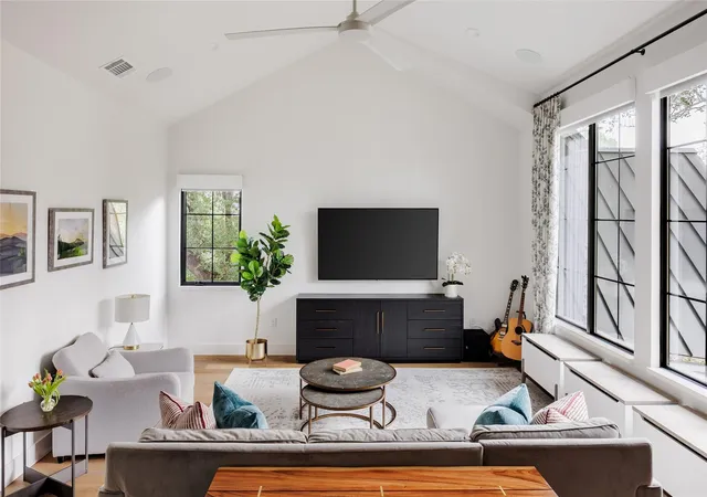 Photo 4 of Single family home for sale at 2311 Westoak Dr, Austin, TX 78704 | MLS# 1726892 | Listing updated on 2026-09-22