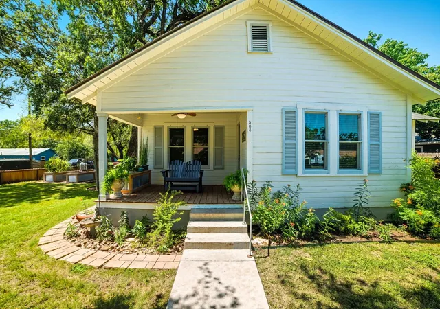 Photo 1 of Single family home for sale at 508 S Vandeveer St, Burnet, TX 78611 | MLS# 9164746 | Listing updated on 2026-07-18