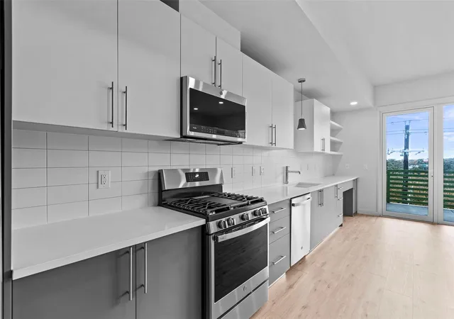 2nd image of 4004 Banister Ln #309, Austin, TX 78704 | MLS# 1778414