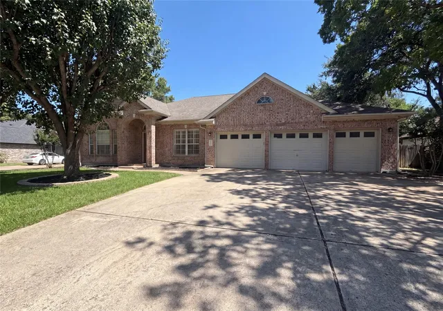 Homes for sale in Georgetown, TX | 117 Brentwood Dr, Georgetown, TX 78628 | MLS# 1031926