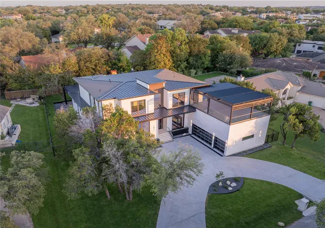 Photo 3 of Single family home for sale at 614 Robin Dale Dr, Lakeway, TX 78734 | MLS# 6498085 | Listing updated on 2026-09-14