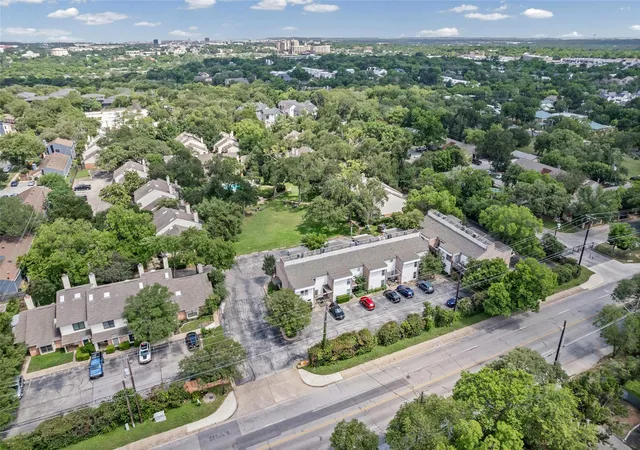 28th image of 3809 Menchaca Rd #C, Austin, TX 78704 | MLS# 9568590