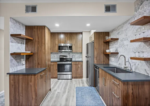 3rd image of 3809 Menchaca Rd, Austin, TX 78704