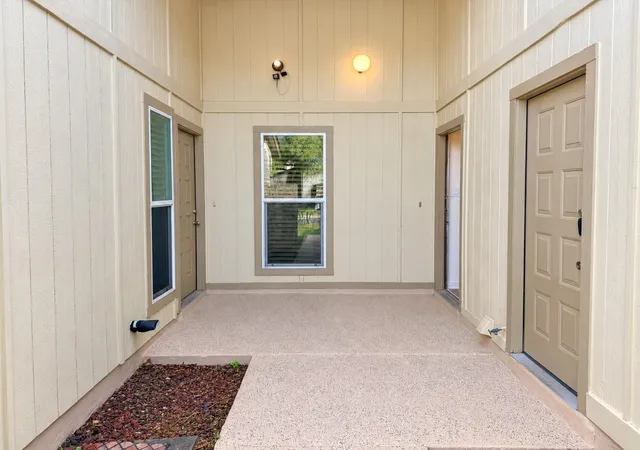 Listing Photo 3 - Condo for sale in building located at 8713 Pineridge Dr, Austin, TX 78729 - Unit #A & B