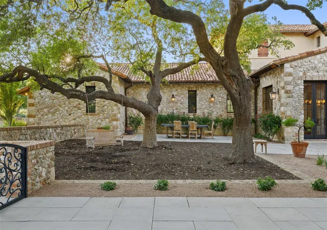Photo 3 of Single family home for sale at 418 Cattle Trl Dr, Dripping Springs, TX 78620 | MLS# 3354693 | Listing updated on 2026-06-12