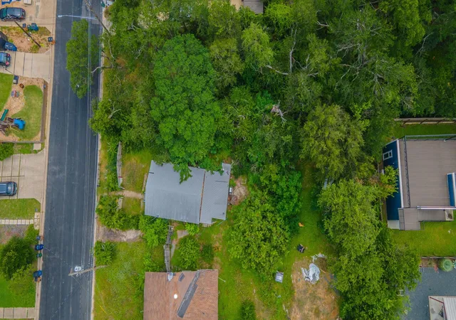 3rd image of 1408 Luna St, Austin, TX 78721 | MLS# 3136628