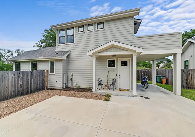 3rd image of 1312 E M Franklin Ave #2, Austin, TX 78721 | MLS# 9814691
