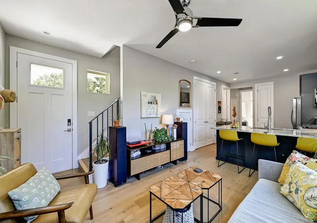 4th image of 1312 E M Franklin Ave #2, Austin, TX 78721 | MLS# 9814691