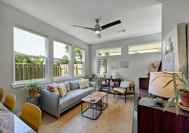 5th image of 1312 E M Franklin Ave #2, Austin, TX 78721 | MLS# 9814691