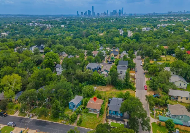 4th image of 1410 Luna St, Austin, TX 78721 | MLS# 5114576