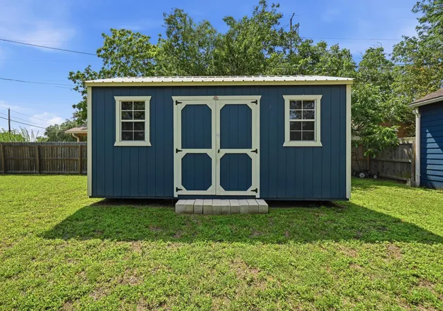 Homes for sale in Luling, TX | 1127 Parr St, Luling, TX 78648 | MLS# 4594762