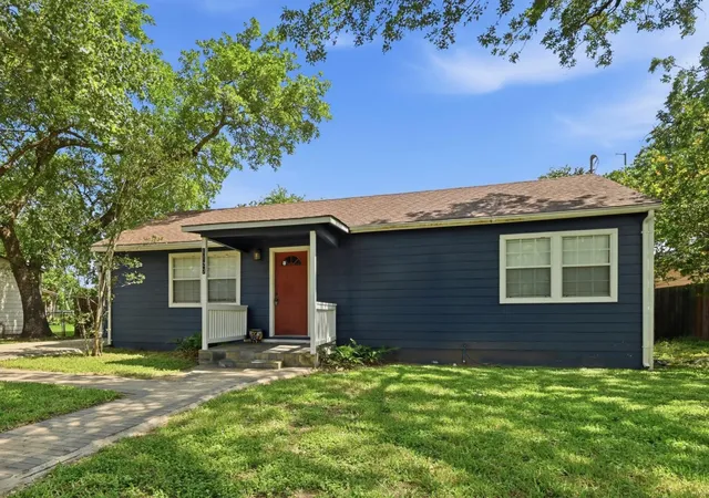Homes for sale in Luling, TX | 1127 Parr St, Luling, TX 78648 | MLS# 4594762