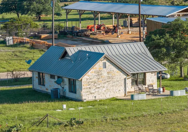 Photo 1 of House for sale at 1081 County Rd 1320, Lampasas, TX 76550 | MLS# 4477055 | Listing updated on 2026-05-28
