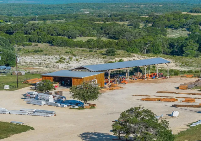 Photo 2 of House for sale at 1081 County Rd 1320, Lampasas, TX 76550 | MLS# 4477055 | Listing updated on 2026-05-28