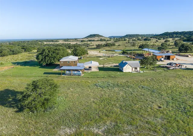 Photo 3 of House for sale at 1081 County Rd 1320, Lampasas, TX 76550 | MLS# 4477055 | Listing updated on 2026-05-28