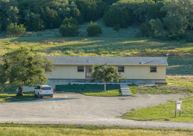 Photo 4 of House for sale at 1081 County Rd 1320, Lampasas, TX 76550 | MLS# 4477055 | Listing updated on 2026-05-28