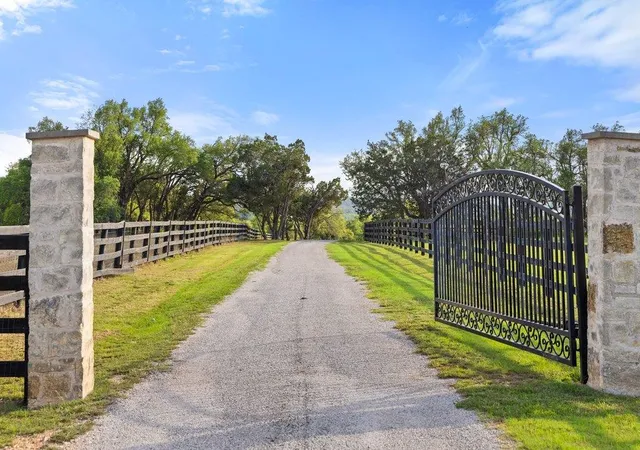 Photo 3 of Single family home for sale at 2560 Bell Springs Rd, Dripping Springs, TX 78620 | MLS# 4703300 | Listing updated on 2026-08-24