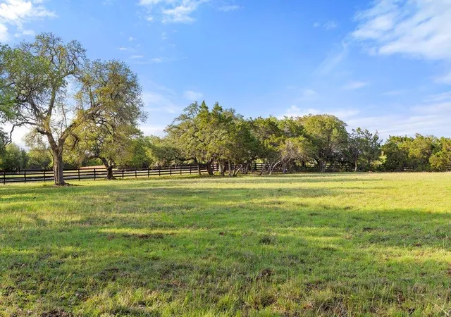 Photo 4 of Single family home for sale at 2560 Bell Springs Rd, Dripping Springs, TX 78620 | MLS# 4703300 | Listing updated on 2026-08-24