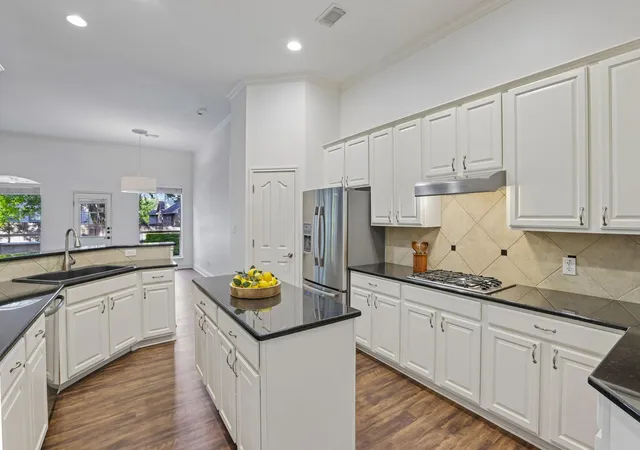 3rd image of 1017 Horseback Holw, Austin, TX 78732 | MLS# 3356578