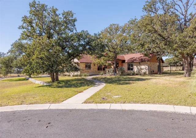 Homes for sale in Fredericksburg, TX | 1200 Doe Run Holw, Fredericksburg, TX 78624 | MLS# 8698217